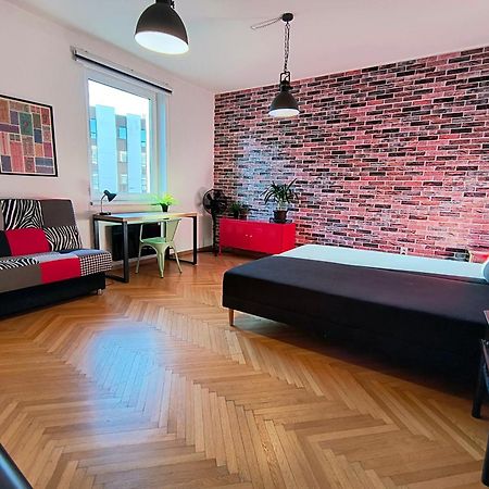 Big Stay - 4 Bedroom, 2 Bathroom Central Apartment With Ac Братислава Екстер'єр фото