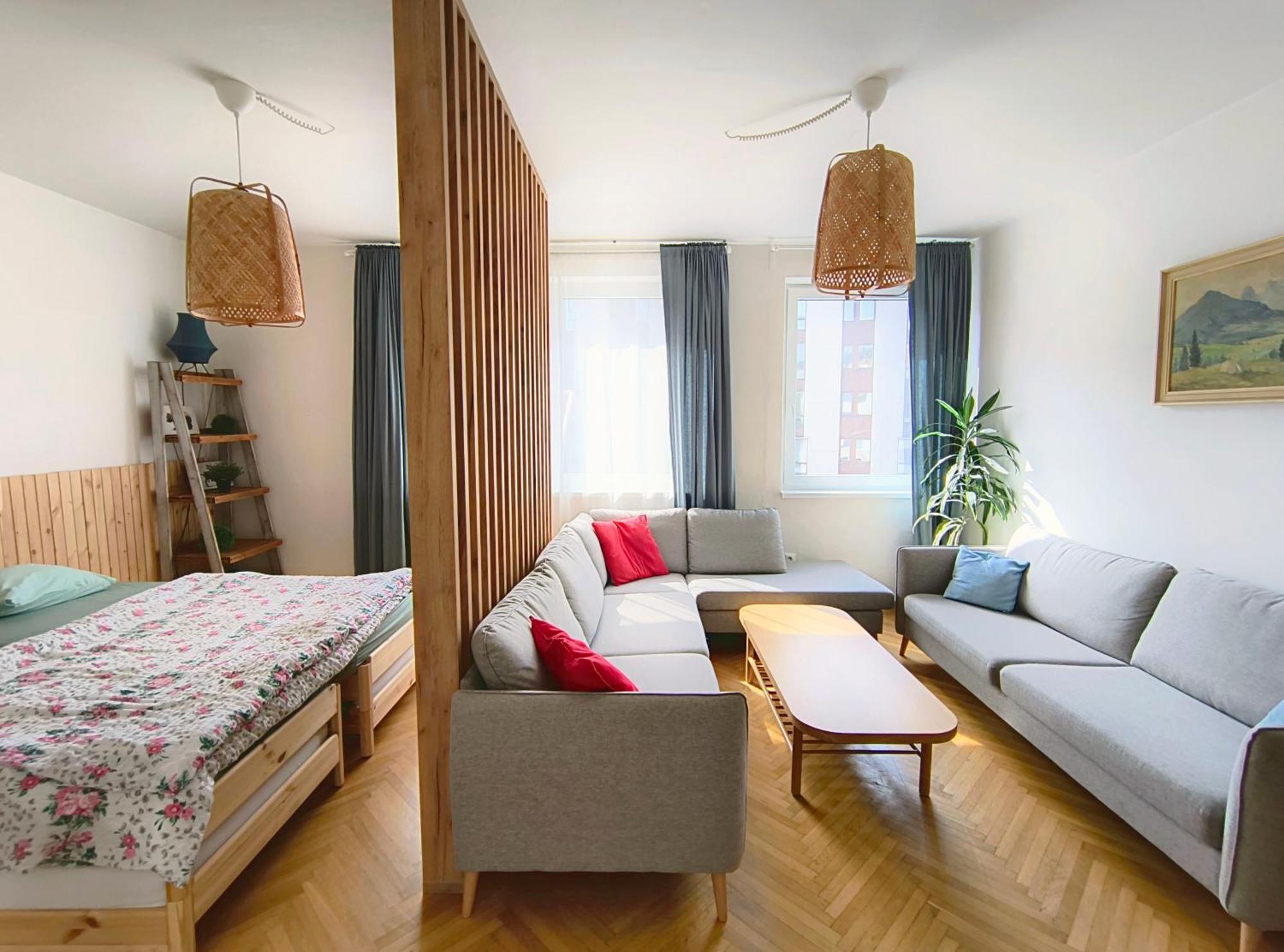 Big Stay - 4 Bedroom, 2 Bathroom Central Apartment With Ac Братислава Екстер'єр фото