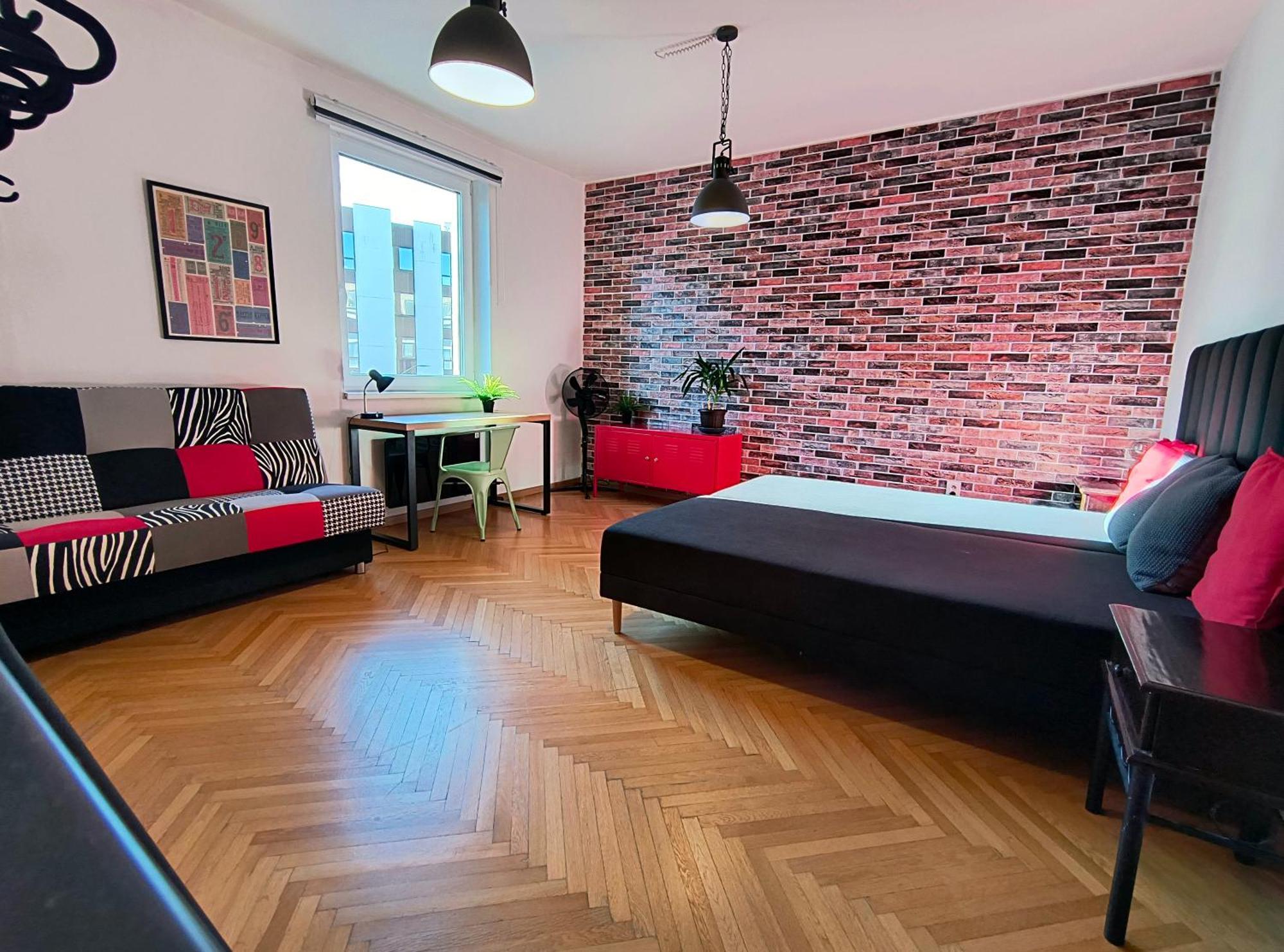 Big Stay - 4 Bedroom, 2 Bathroom Central Apartment With Ac Братислава Екстер'єр фото