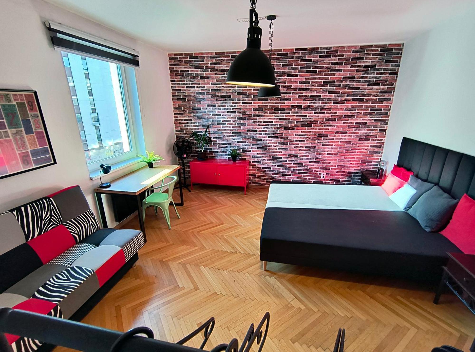 Big Stay - 4 Bedroom, 2 Bathroom Central Apartment With Ac Братислава Екстер'єр фото